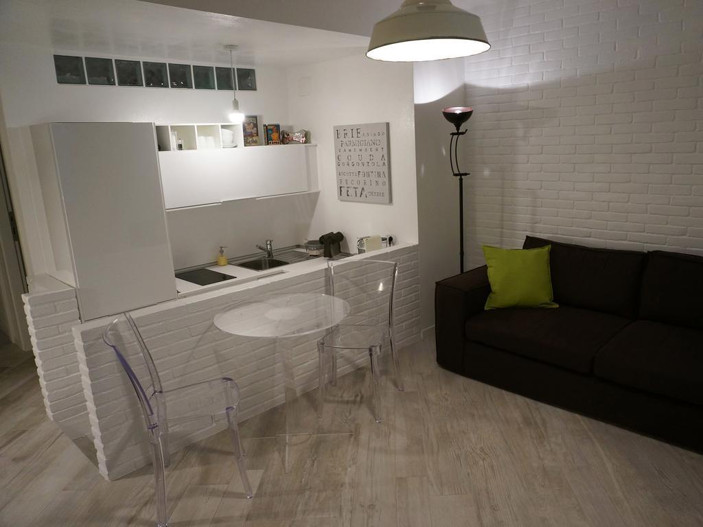 Les Suites Di بارما الغرفة الصورة